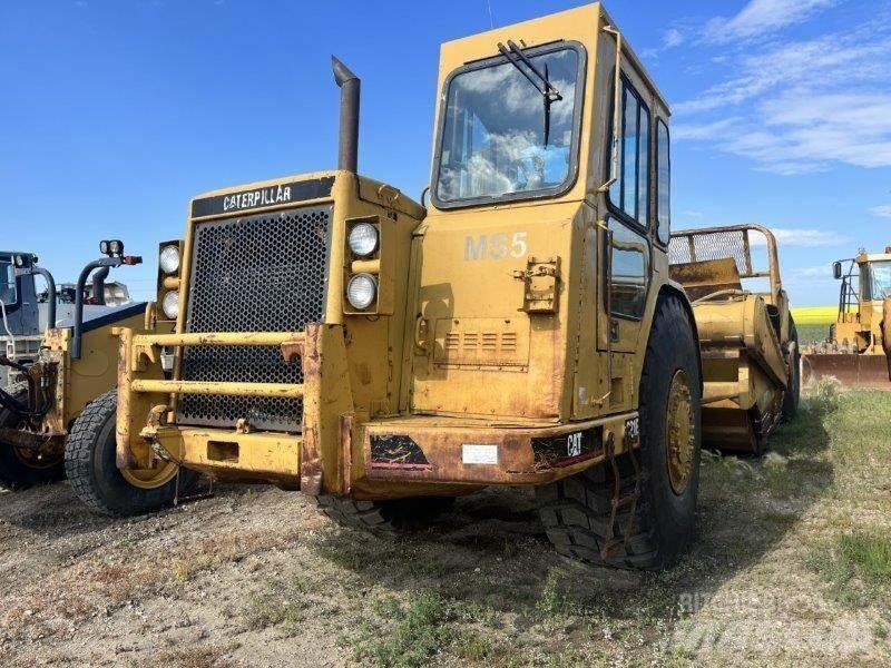 CAT 621E Skrobaki