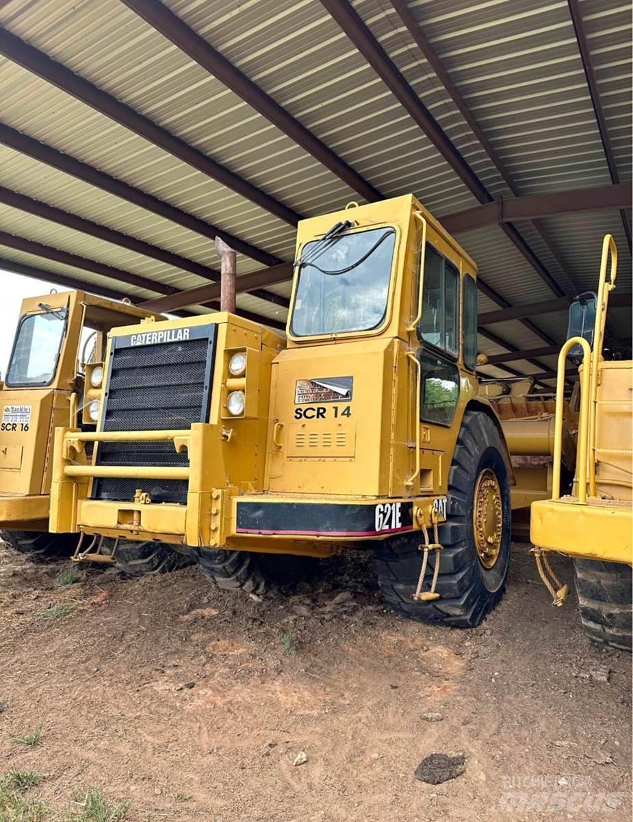 CAT 621E Skrobaki
