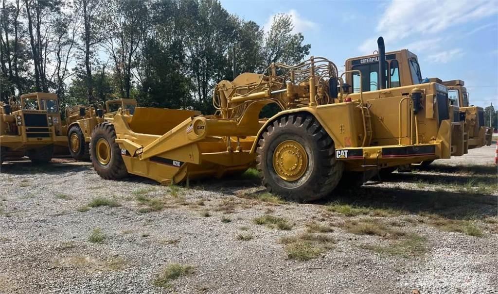 CAT 621E Skrobaki