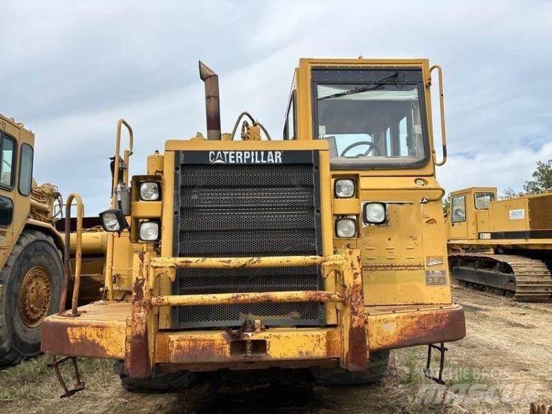 CAT 621F Skrobaki