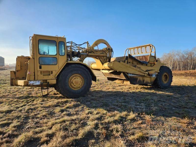 CAT 621F Skrobaki