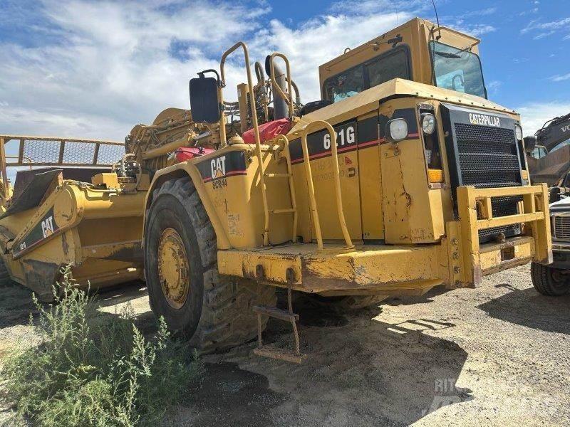 CAT 621G Skrobaki