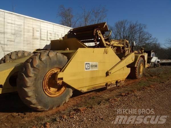 CAT 623B Skrobaki