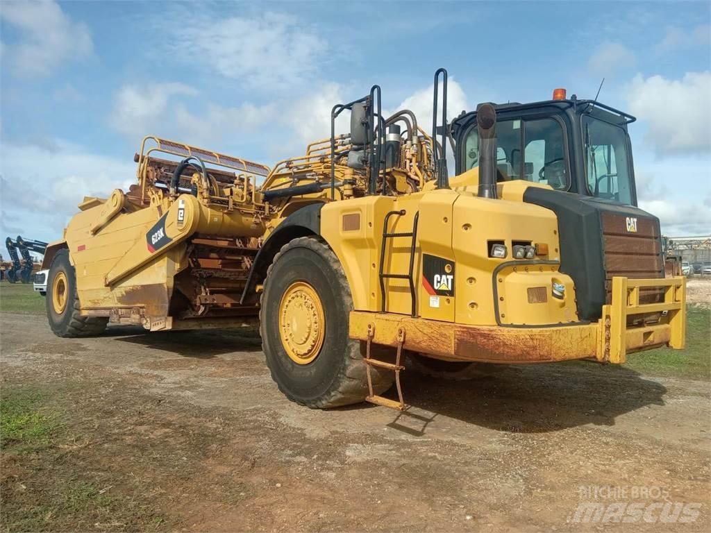 CAT 623K Skrobaki