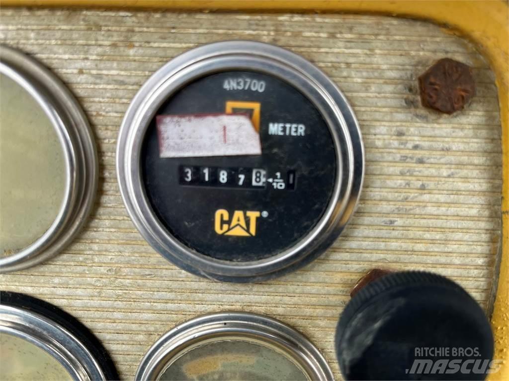 CAT 627B Skrobaki