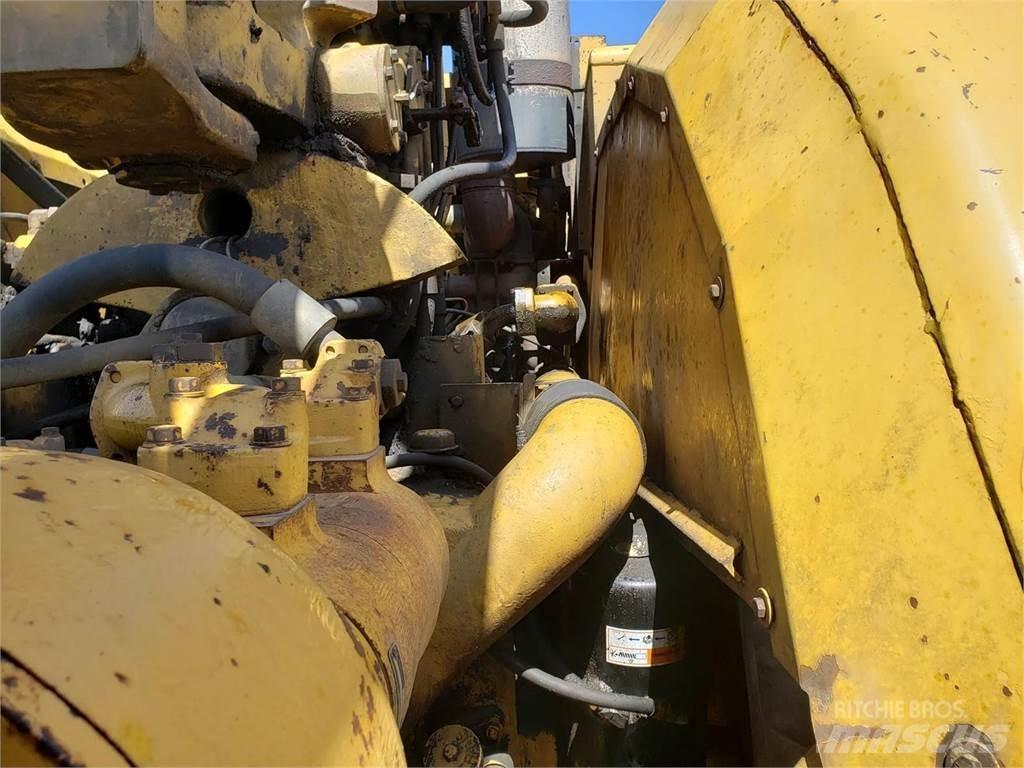 CAT 631D Skrobaki