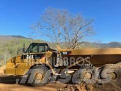CAT 735 Busy / Vany