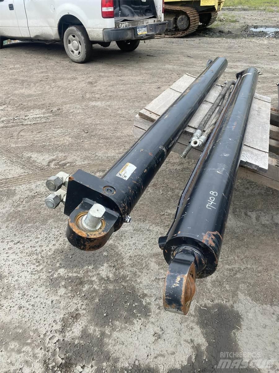 CAT 740B Transport - Inne