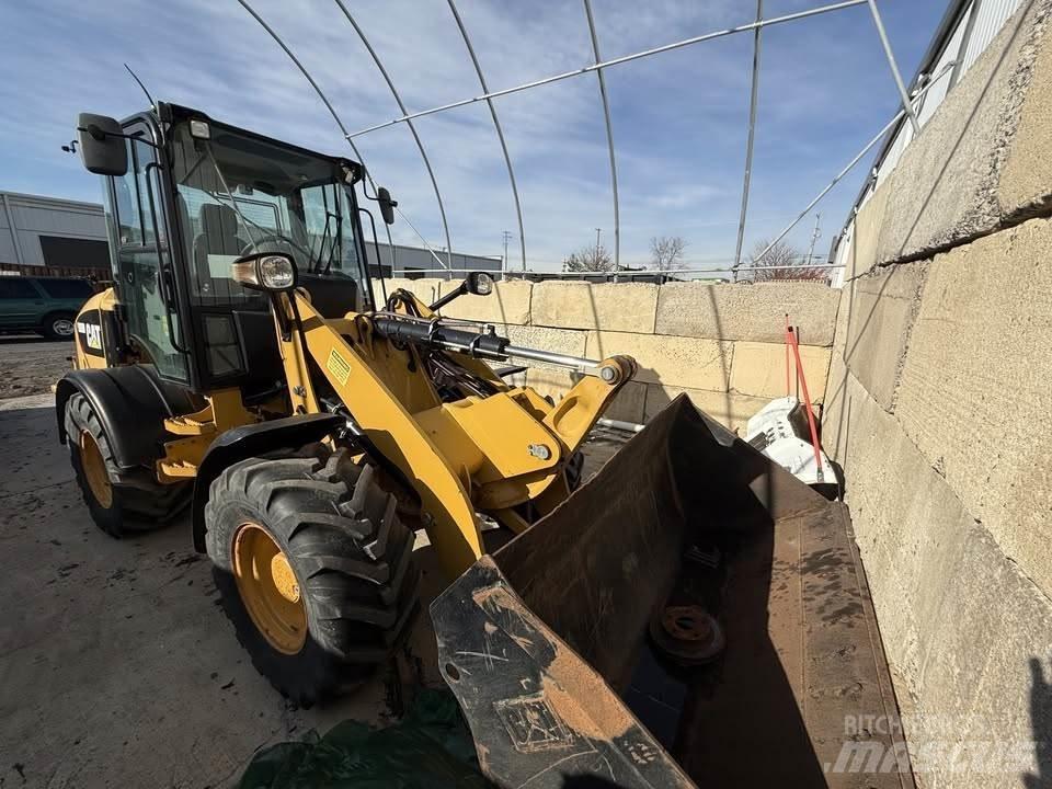 CAT 908M Ładowarki kołowe