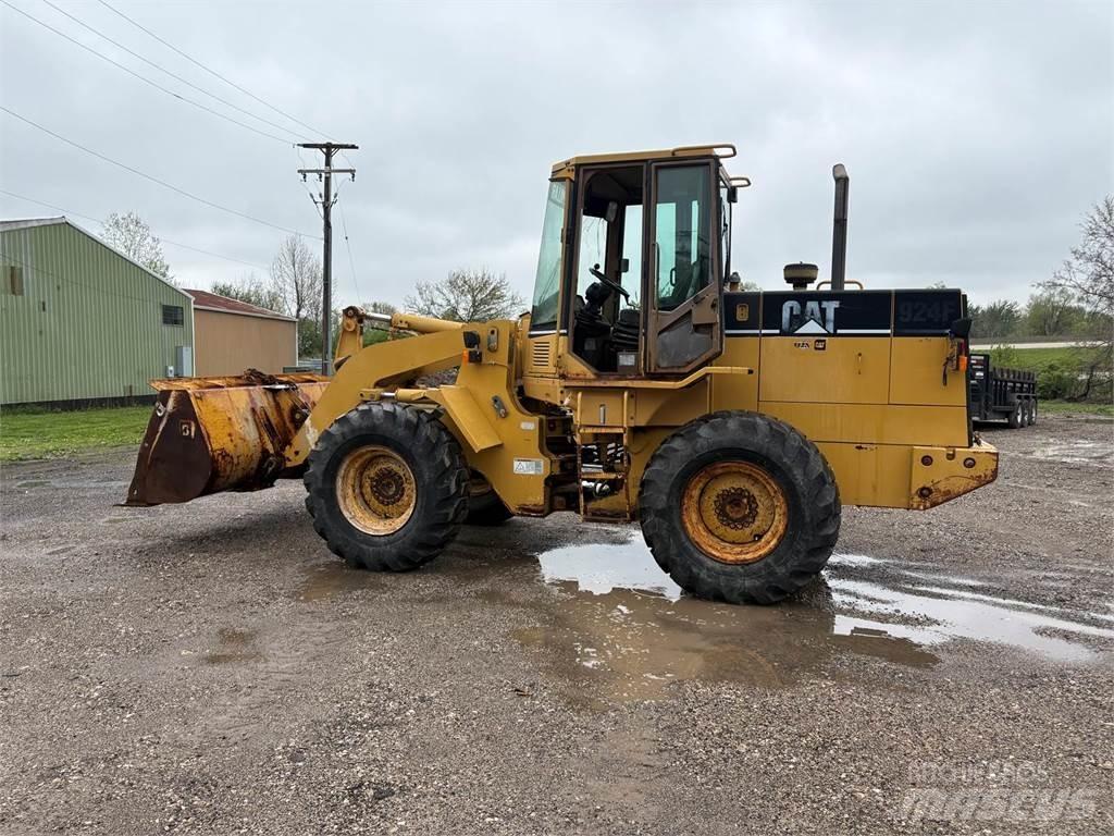 CAT 924F Ładowarki kołowe