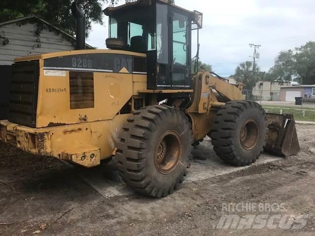 CAT 928G Ładowarki kołowe