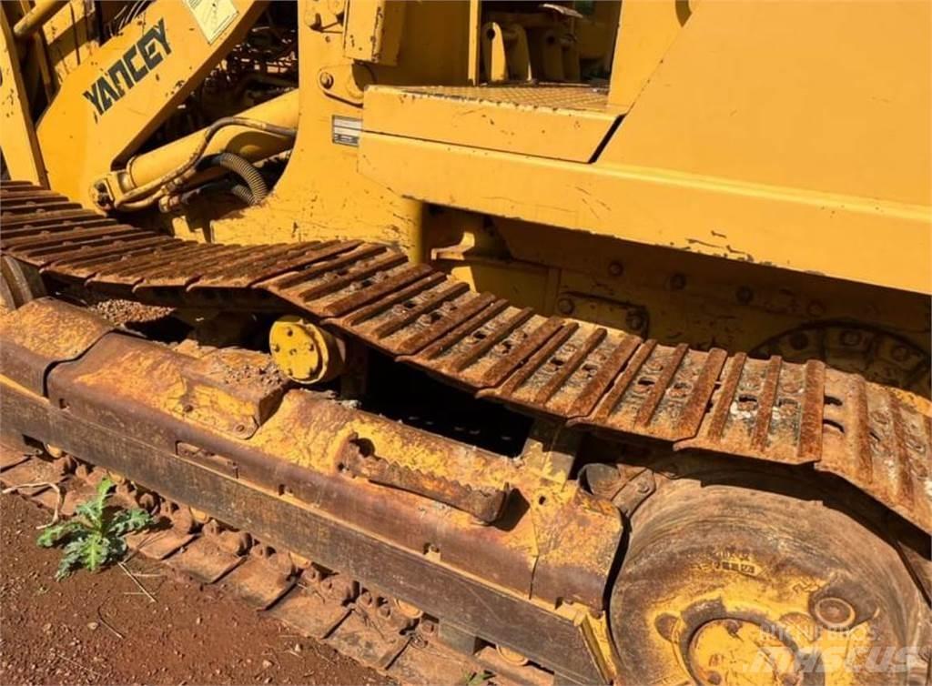 CAT 933C Spycharki gąsienicowe