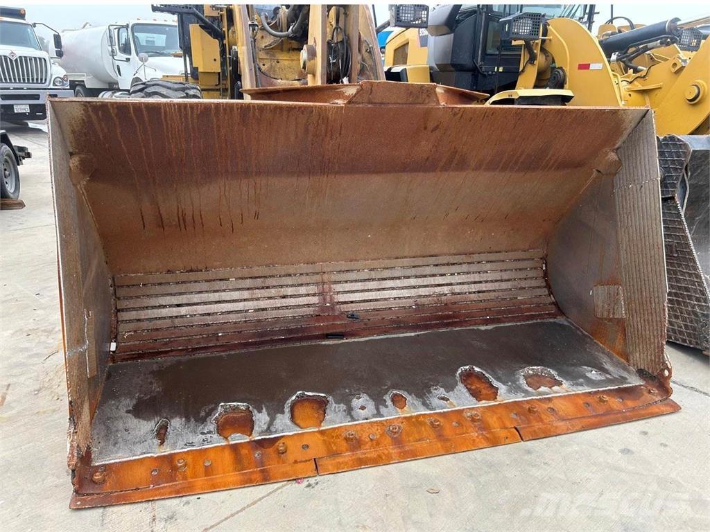 CAT 938M Ładowarki kołowe