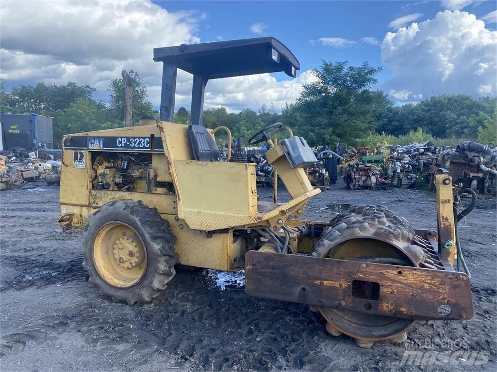 CAT CP323C Zagęszczarki gruntu
