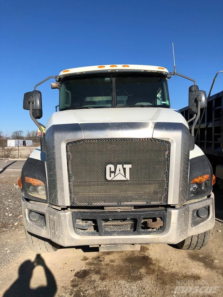 CAT CT660 Wywrotki
