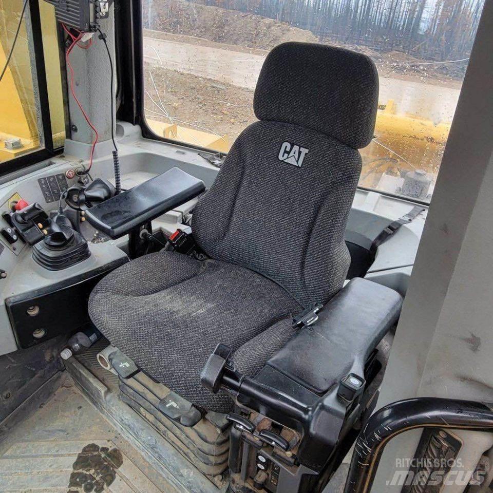 CAT D10T Spycharki gąsienicowe
