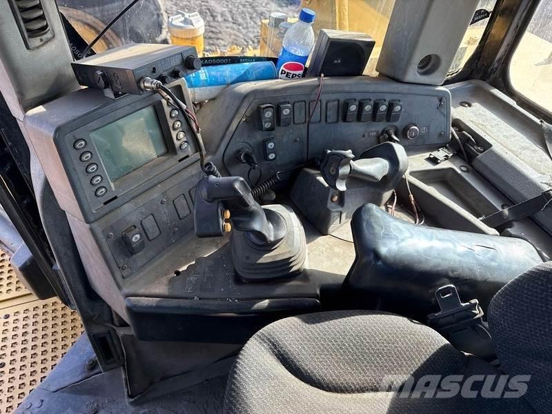 CAT D11T Spycharki gąsienicowe