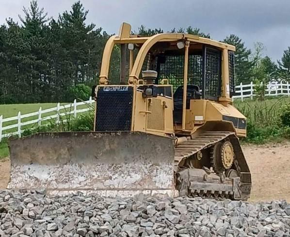 CAT D5M Spycharki gąsienicowe