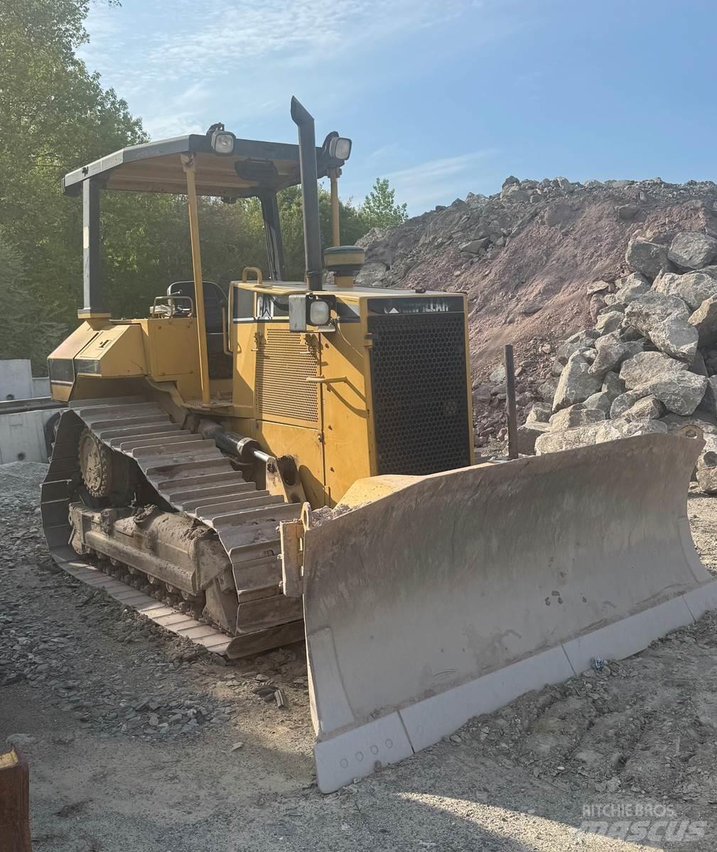 CAT D5M Spycharki gąsienicowe