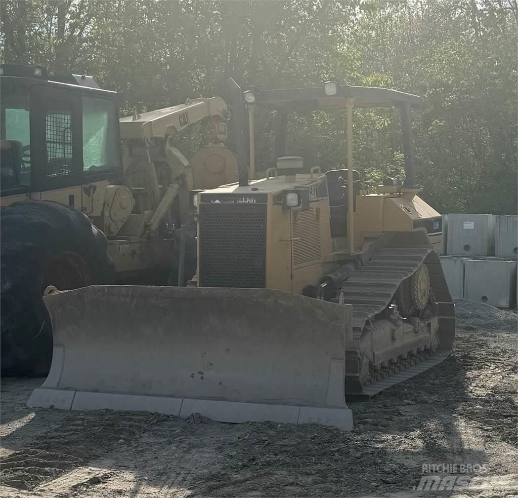 CAT D5M Spycharki gąsienicowe