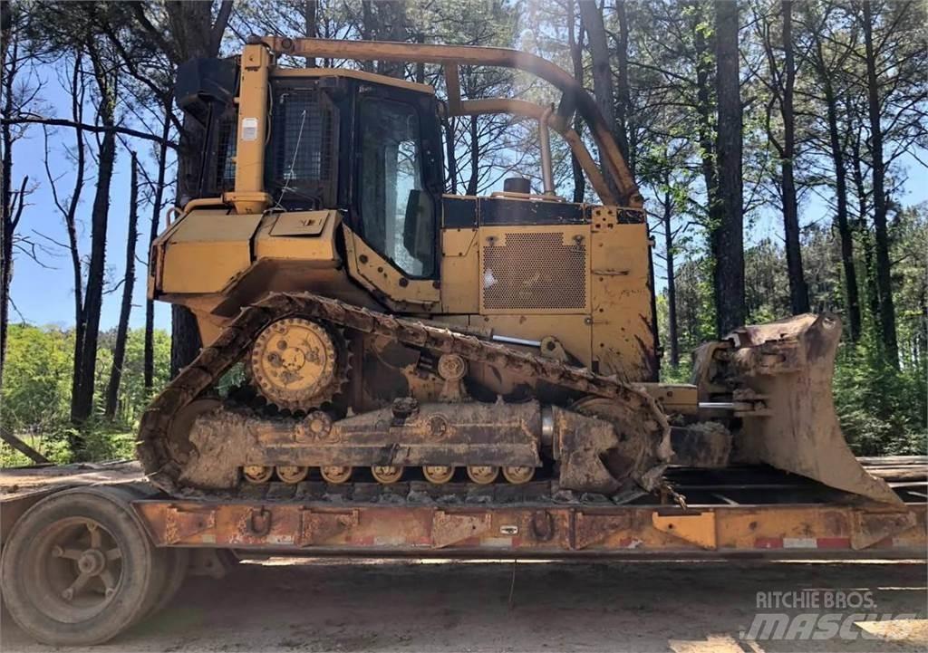 CAT D5M Spycharki gąsienicowe