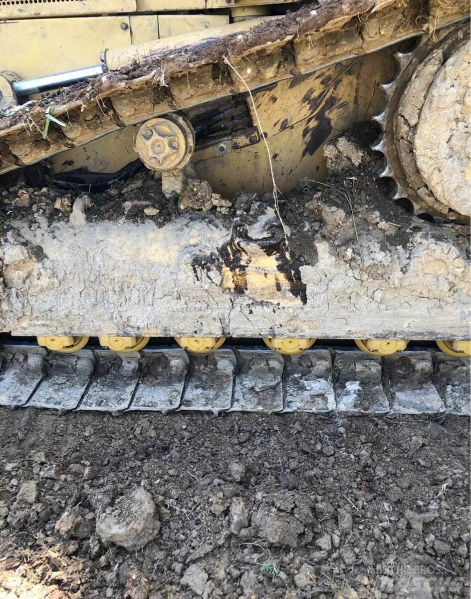 CAT D5M Spycharki gąsienicowe