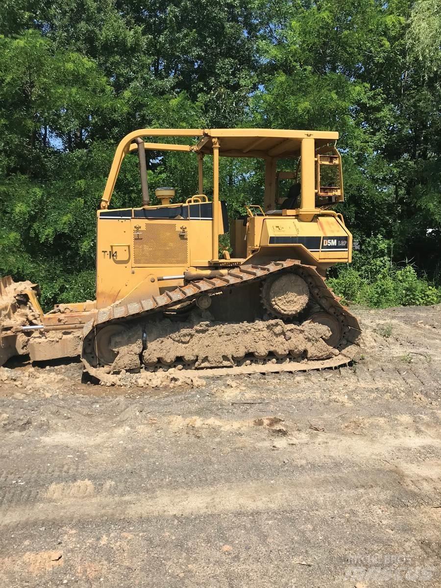 CAT D5M Spycharki gąsienicowe