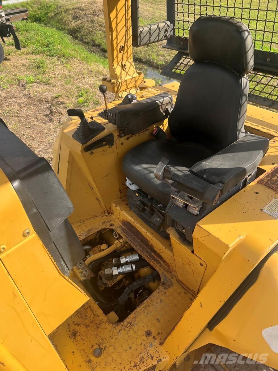 CAT D5N Spycharki gąsienicowe
