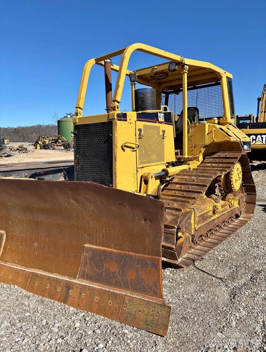 CAT D6M XL Spycharki gąsienicowe