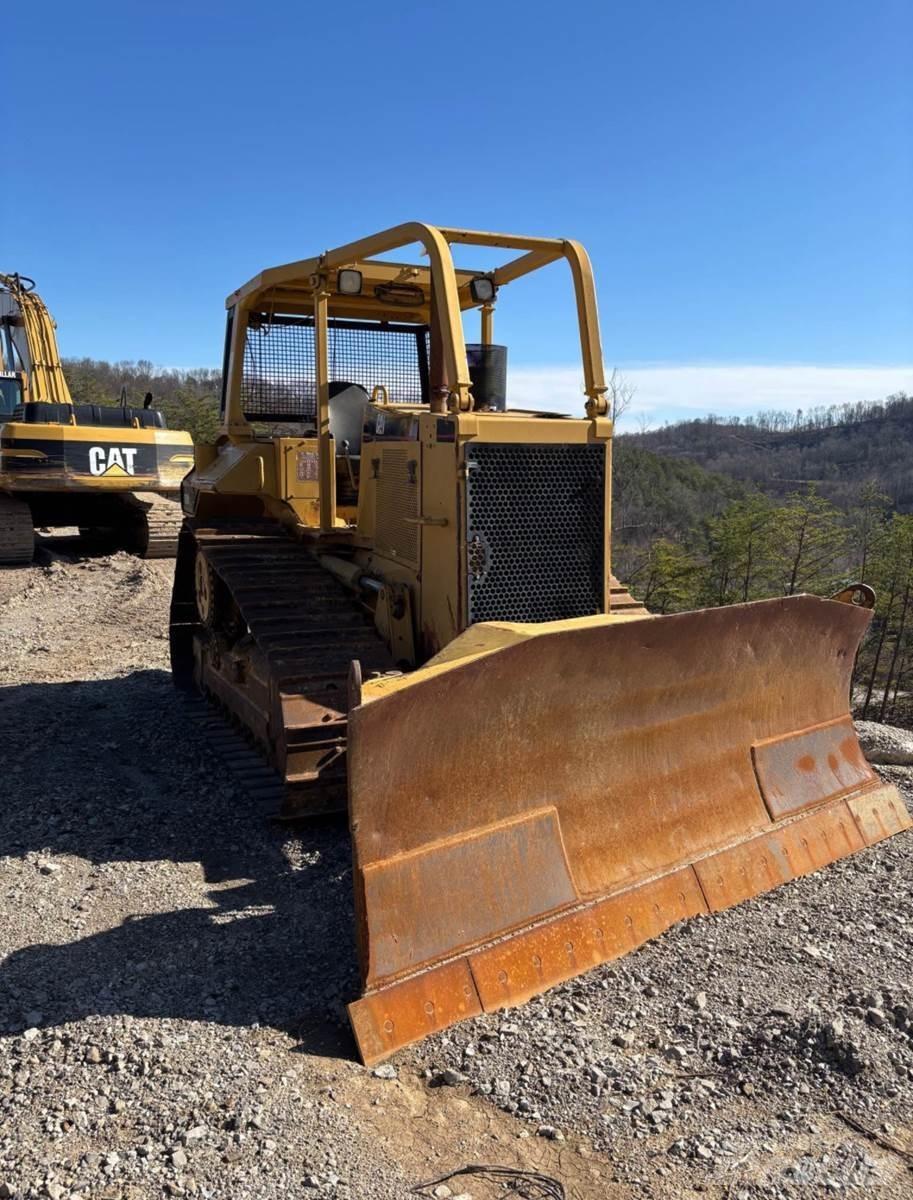 CAT D6M XL Spycharki gąsienicowe