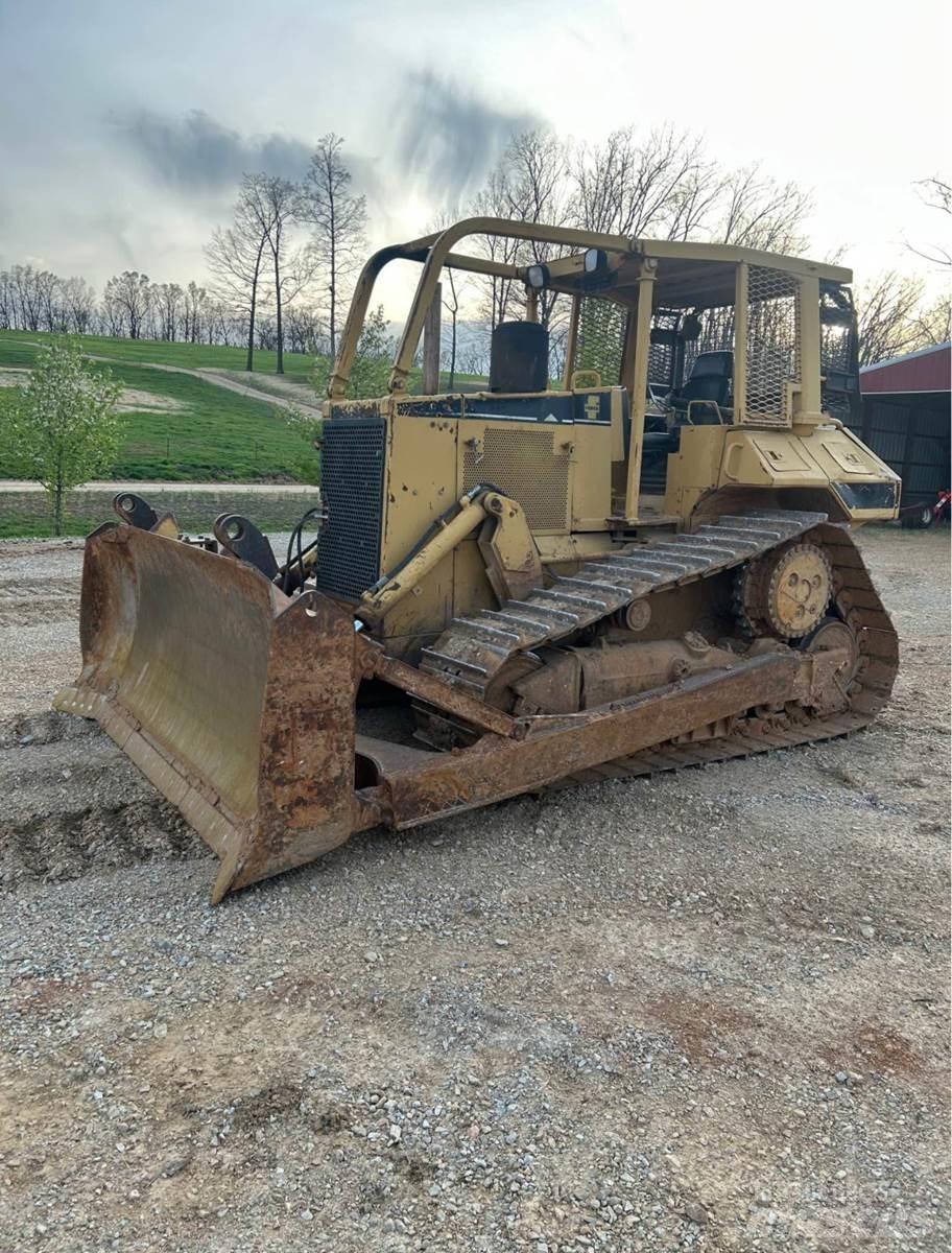 CAT D6M XL Spycharki gąsienicowe