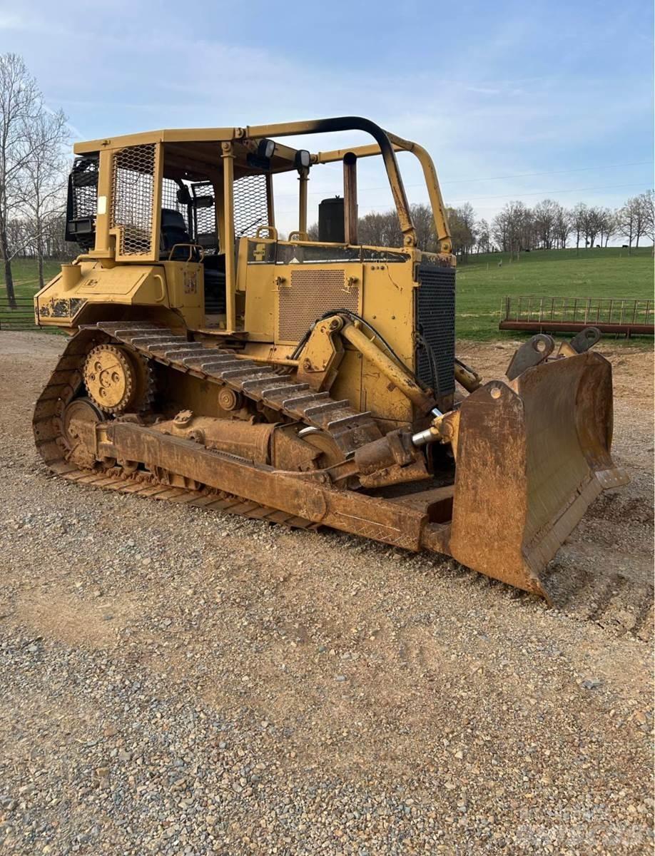 CAT D6M XL Spycharki gąsienicowe