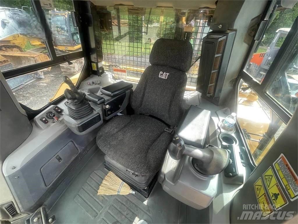 CAT D7E Spycharki gąsienicowe