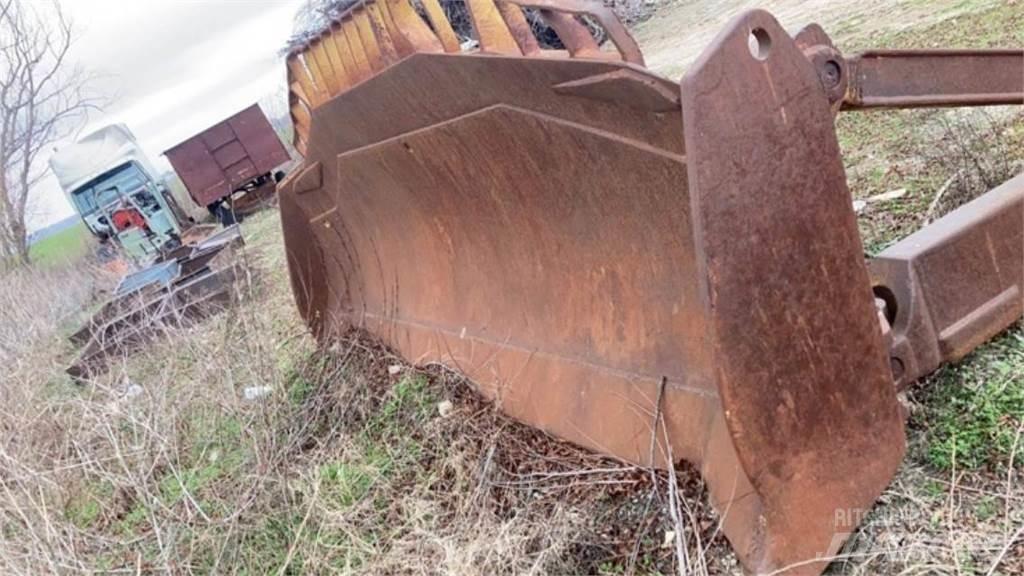 CAT D8R Spycharki gąsienicowe