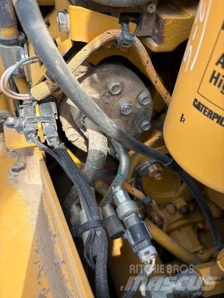CAT D8T Spycharki gąsienicowe