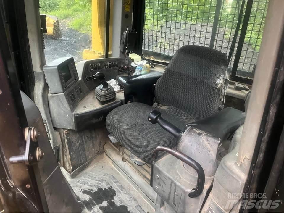 CAT D8T Spycharki gąsienicowe