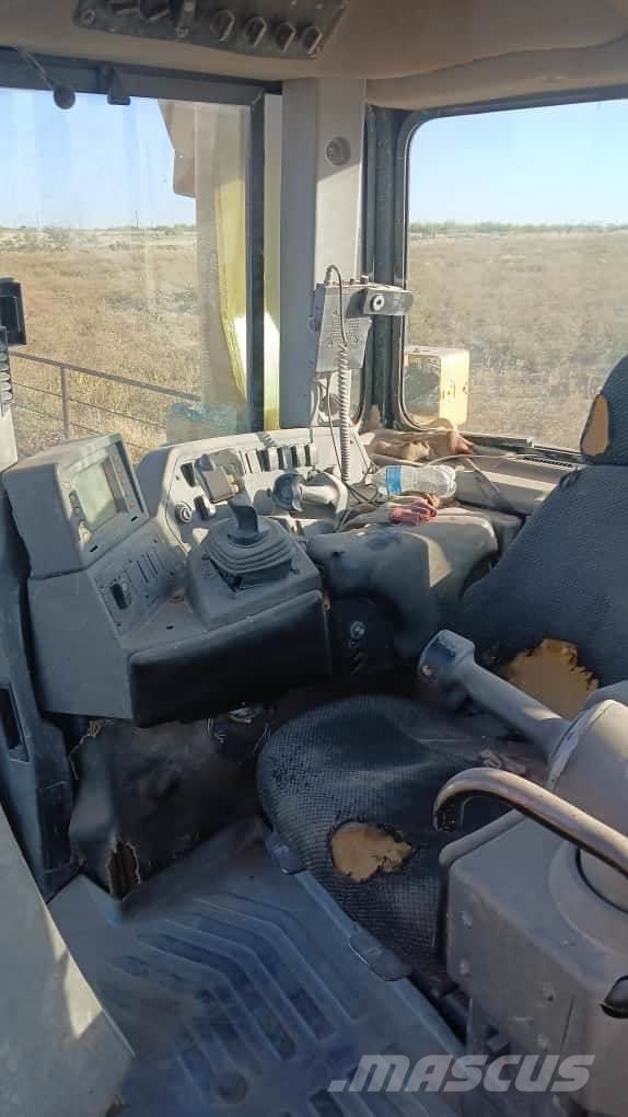 CAT D8T Spycharki gąsienicowe