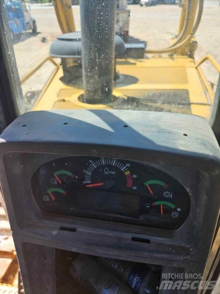 CAT D8T Spycharki gąsienicowe