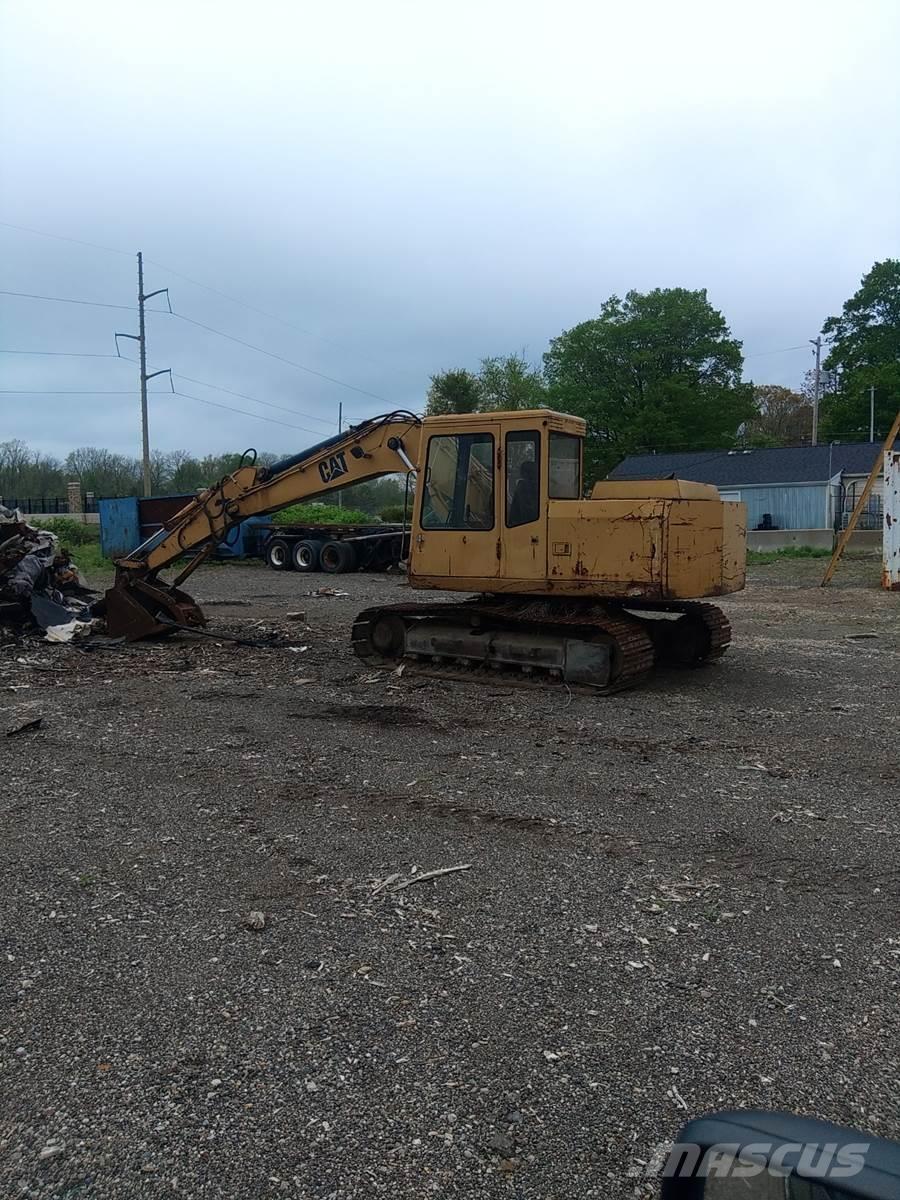 CAT E110B Koparki gąsienicowe