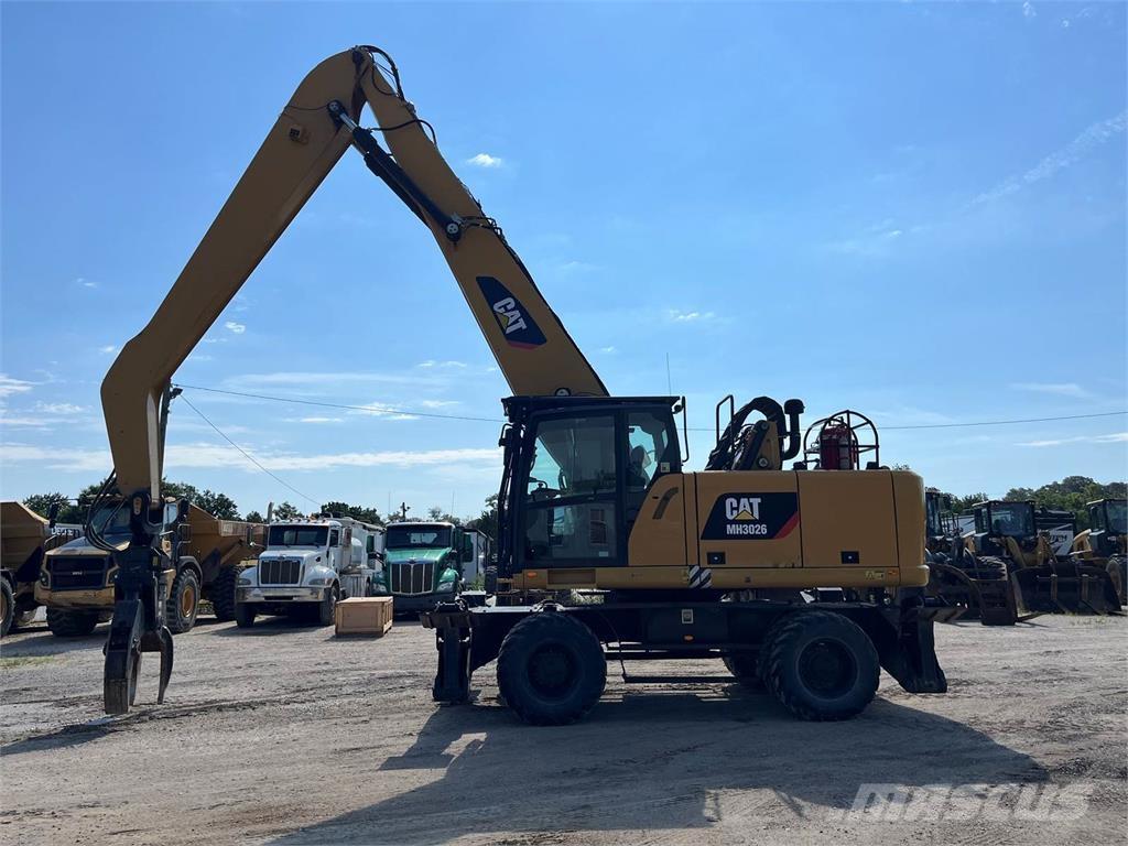 CAT MH3026 Koparki wyburzeniowe
