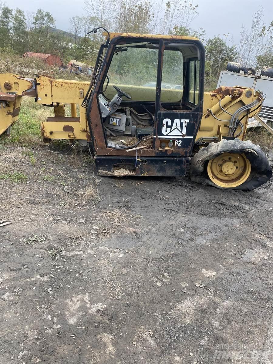 CAT TH82 Ładowarki teleskopowe