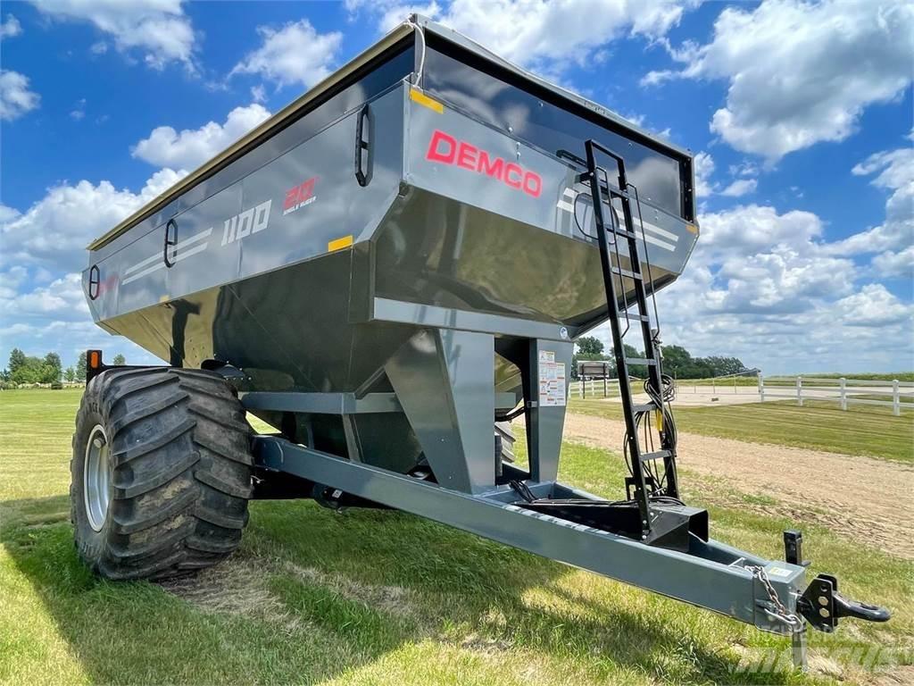 Demco 1100 Przyczepy zbożowe