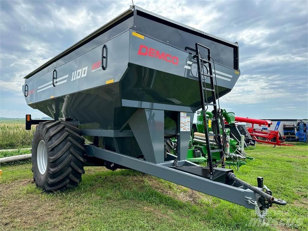 Demco 1100 Przyczepy zbożowe
