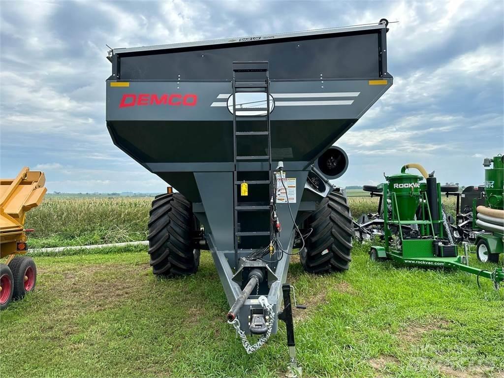 Demco 1100 Przyczepy zbożowe
