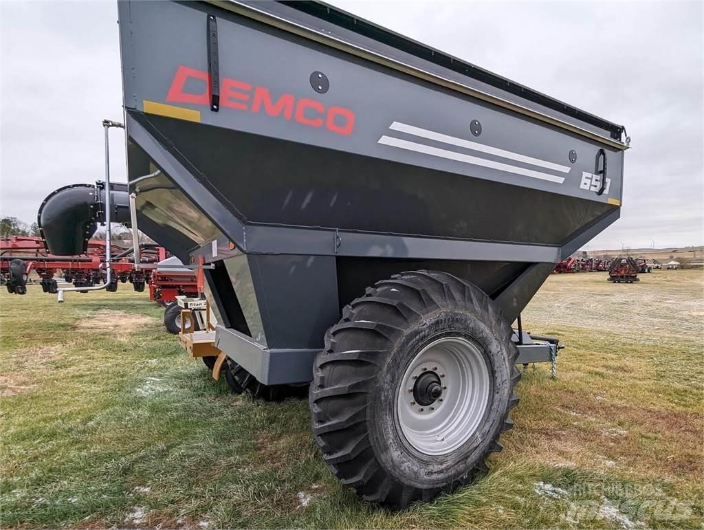 Demco 650 Przyczepy zbożowe