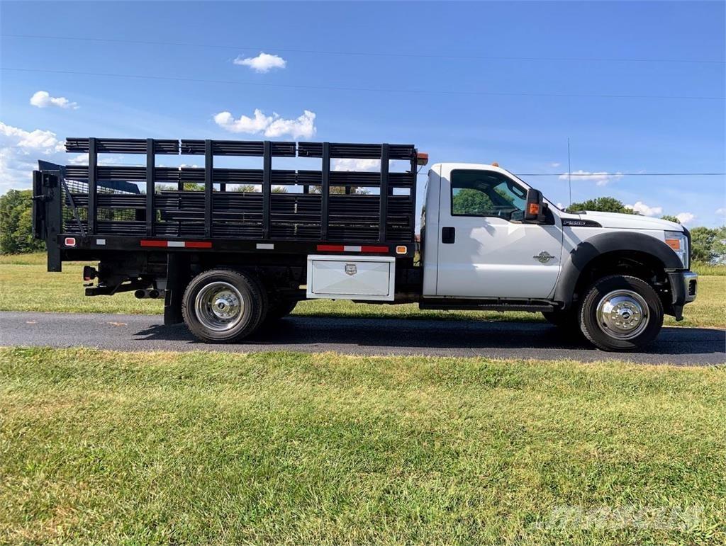 Ford 550 Pojazdy do transportu zwierząt