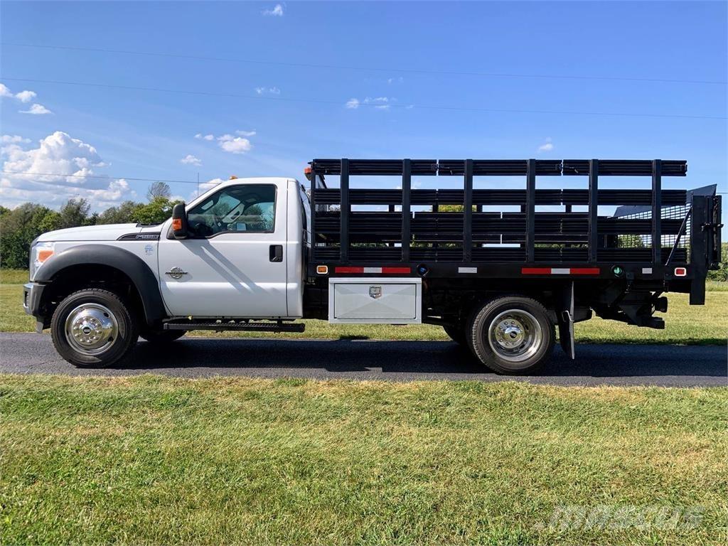 Ford 550 Pojazdy do transportu zwierząt