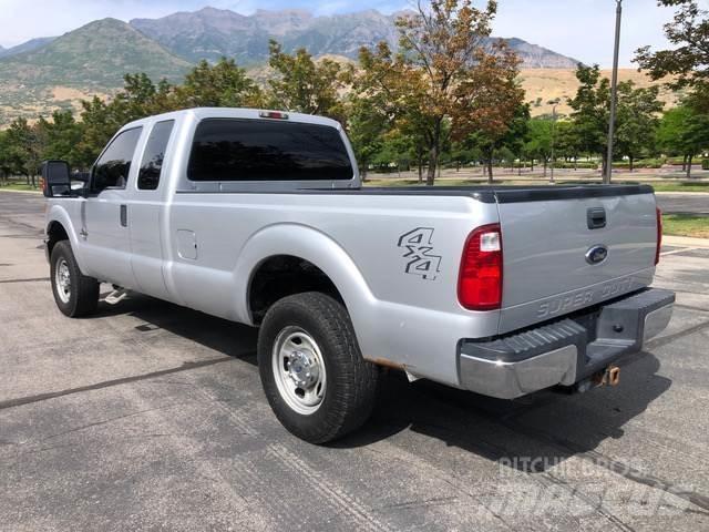 Ford F-250 Pick-upy / Pojazdy z otwieranymi burtami