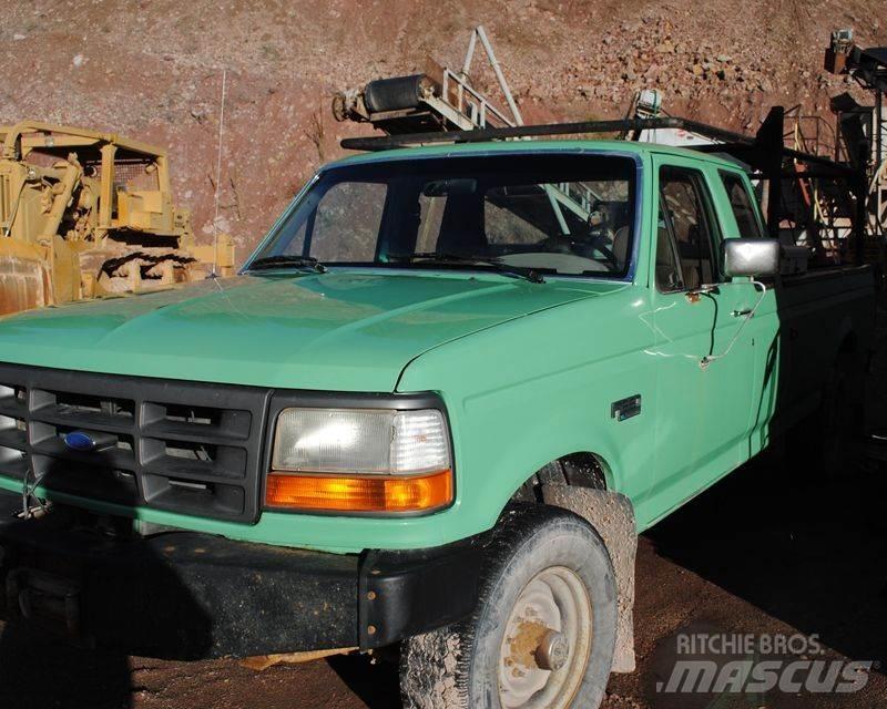 Ford F-250 Pick-upy / Pojazdy z otwieranymi burtami