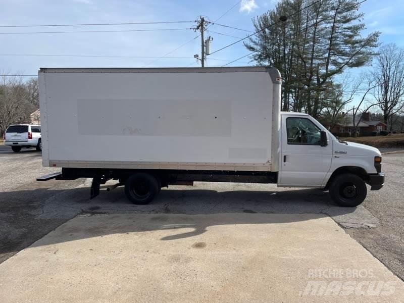 Ford F-350 Samochody ciężarowe ze skrzynią zamkniętą